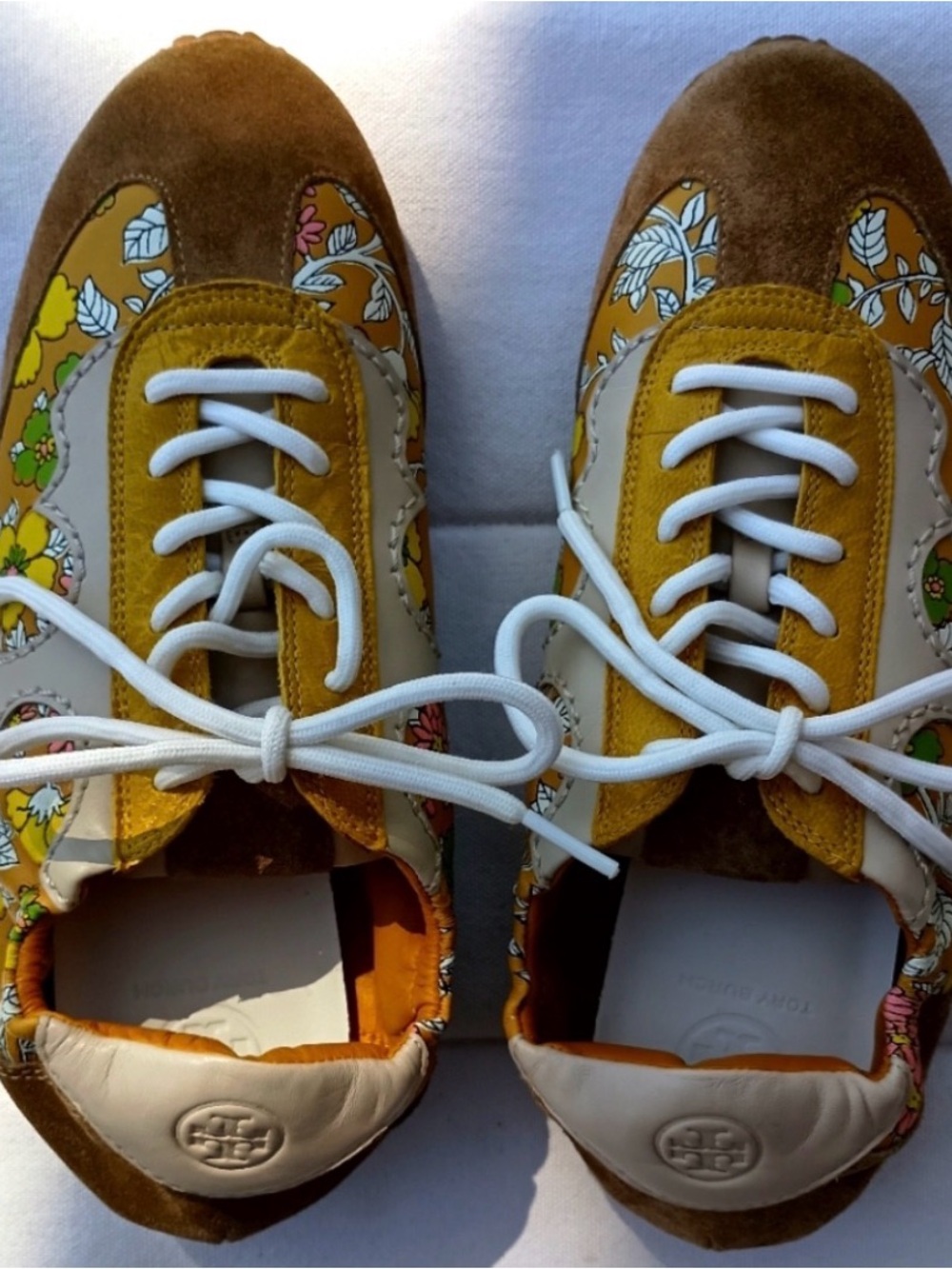 Tory Burch Serif Trainer Sneaker in Rust Wallpaper Floral - Picture 3 of 7